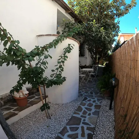 Sari Affitta Bed and breakfast La Caletta
