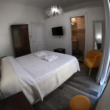 Sari Affitta 3* Ла-Калетта